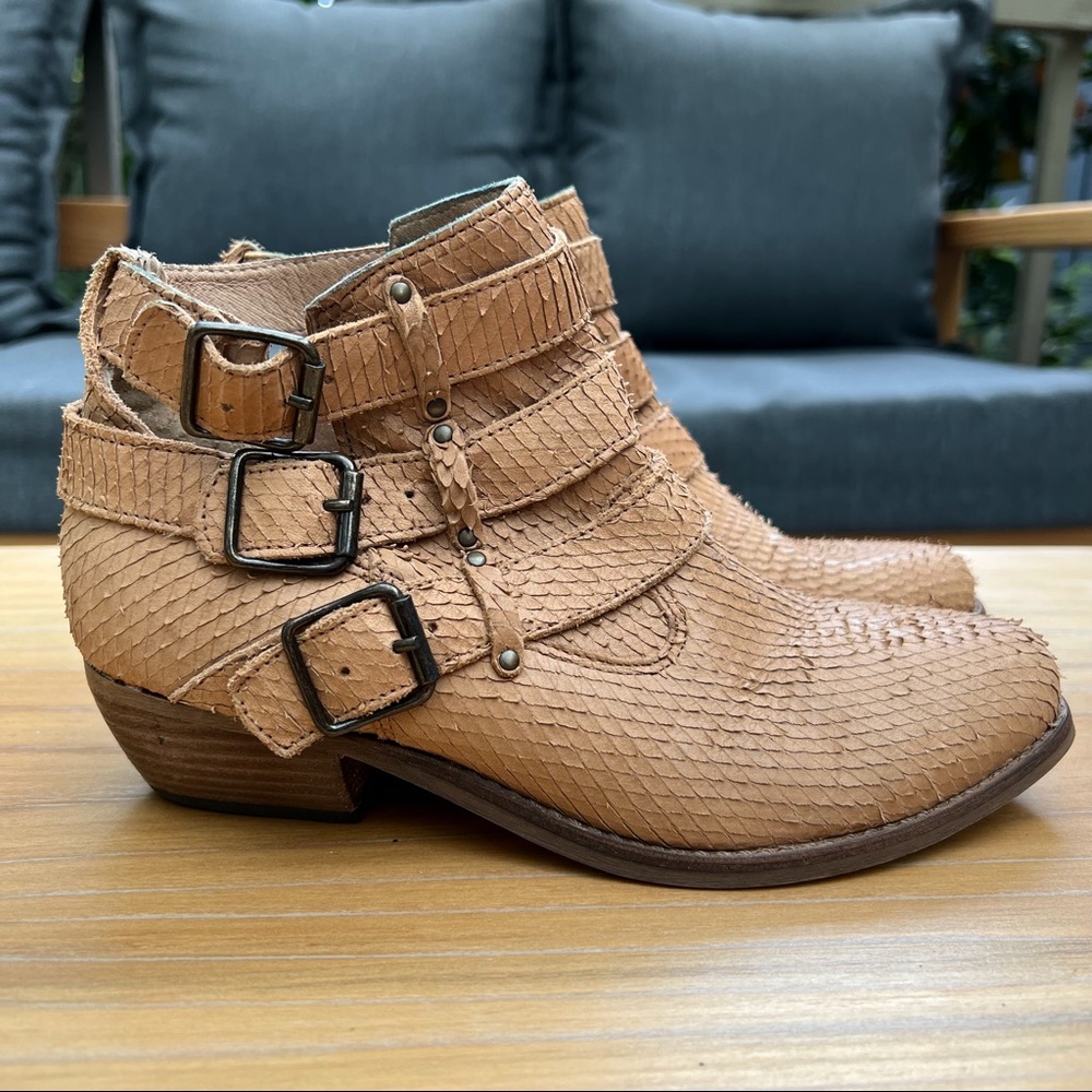 Matisse Bobbie Cognac Leather Buckle Ankle Boots